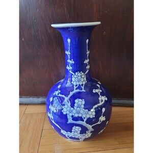 Beautiful Antique Large Chinese VASE 13" tall 11” wide